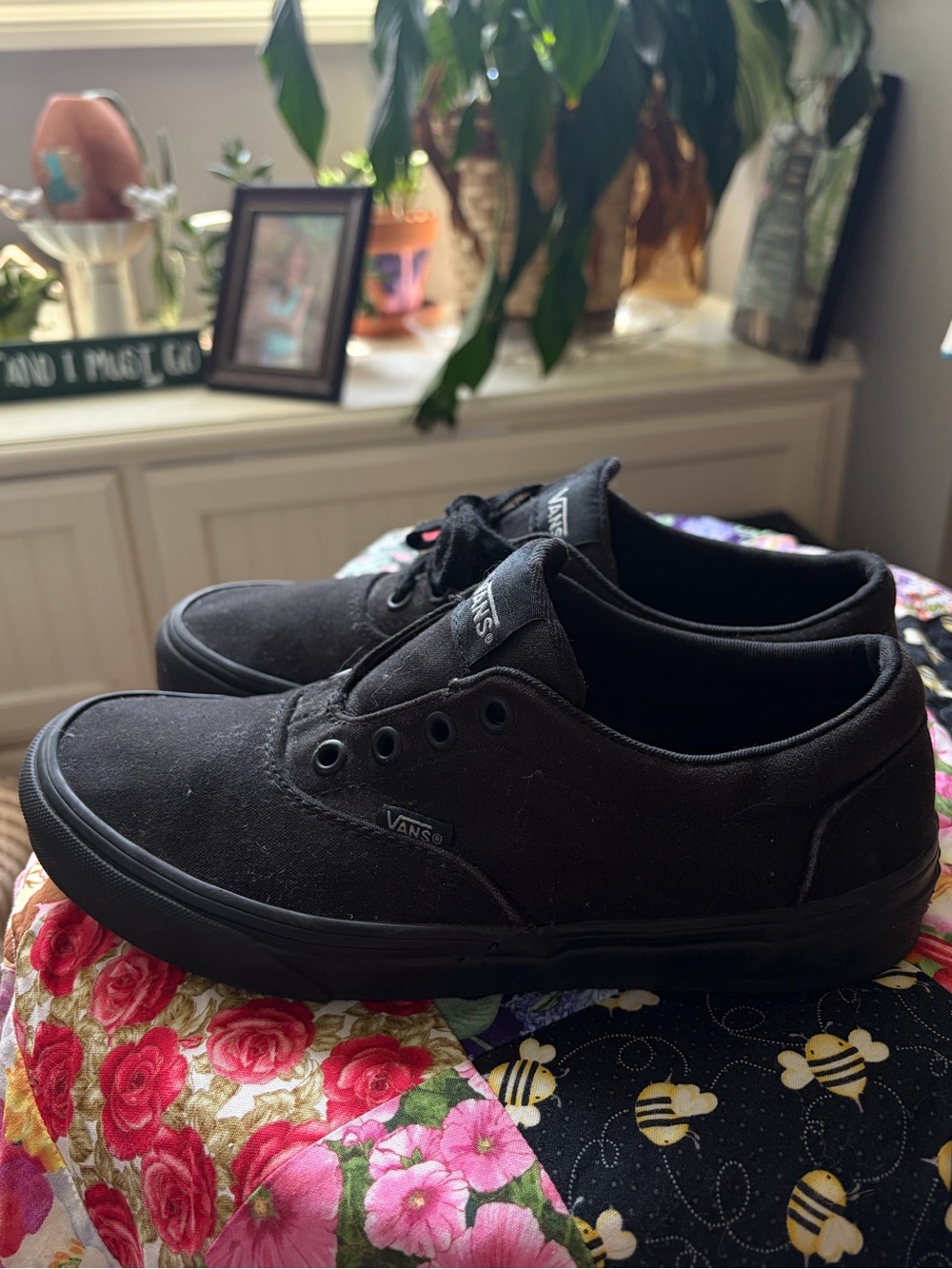 Vans Women’s Black Canvas Low-Top Sneakers - Picture 6 of 7